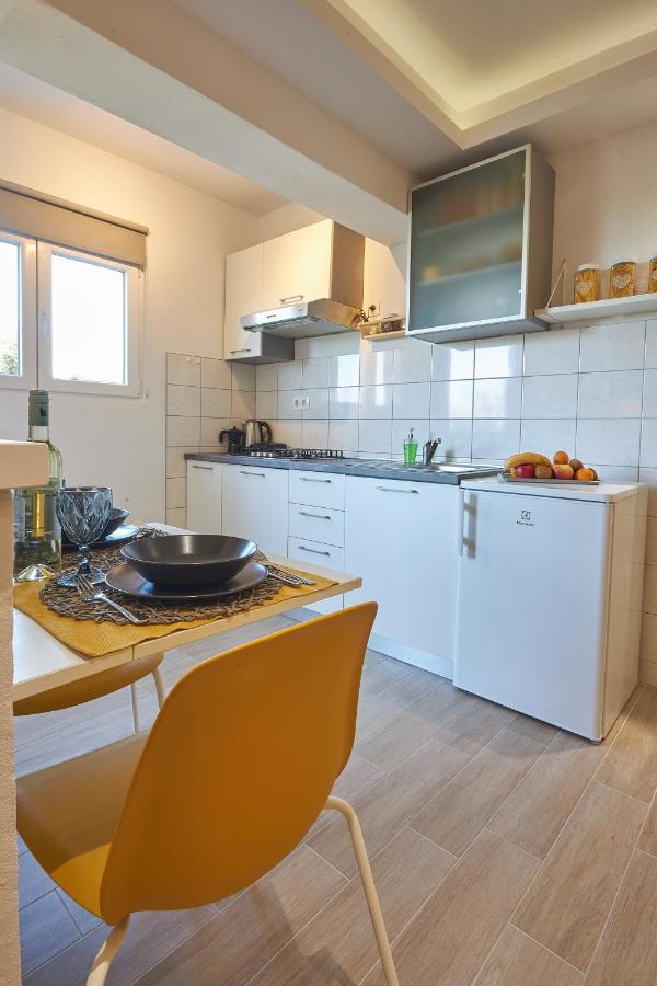Apartment Yellow โปเรช ภายนอก รูปภาพ