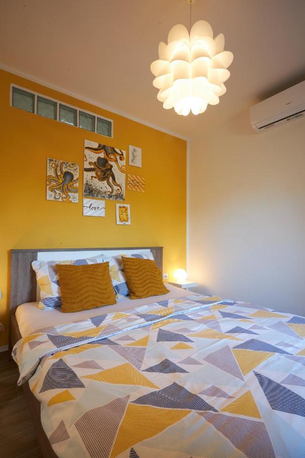 Apartment Yellow โปเรช ภายนอก รูปภาพ